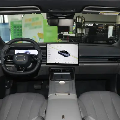 Lynk & Co 07 EM-P
