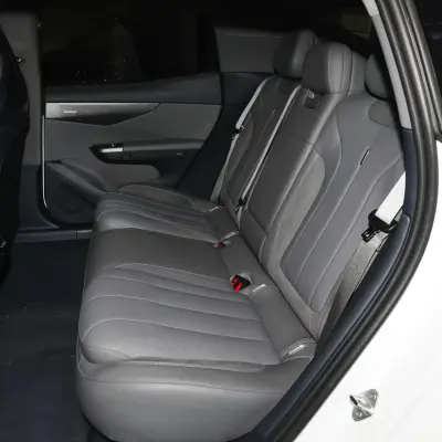 Lynk & Co 07 EM-P