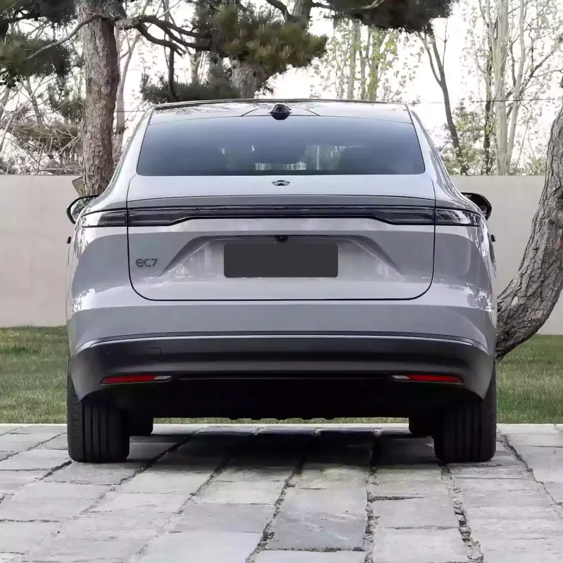 NIO EC7