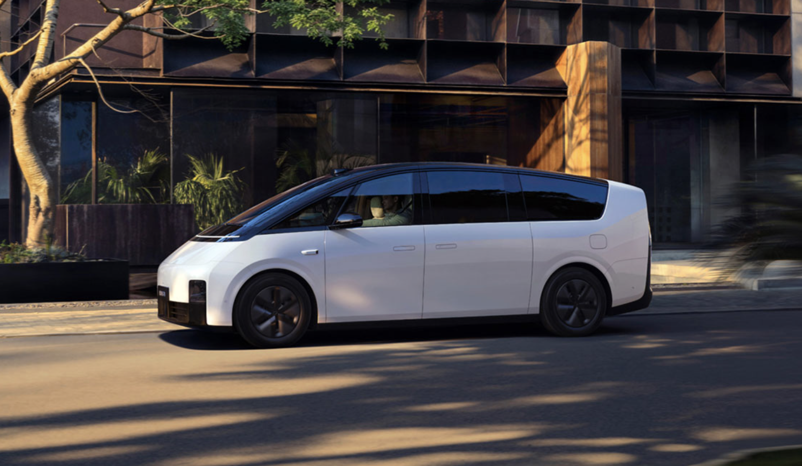 Li Auto MEGA Ultra and MEGA Home: New Editions Set for Debut at the Shanghai Auto Show