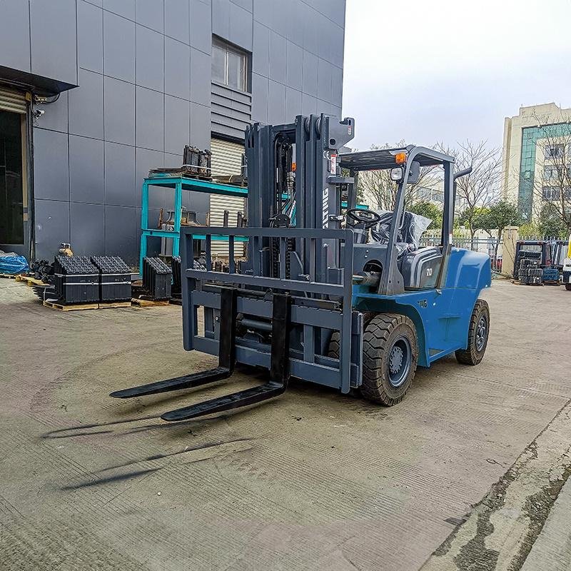 FD70 - 7 Ton Diesel Forklift