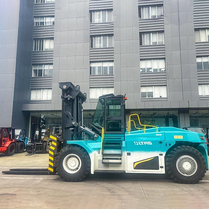 FB300 - 30 Ton Electric Forklift (Li-ion)