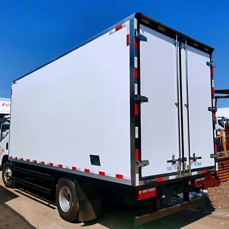 FAW 3~5 Tons light refrigerated truck